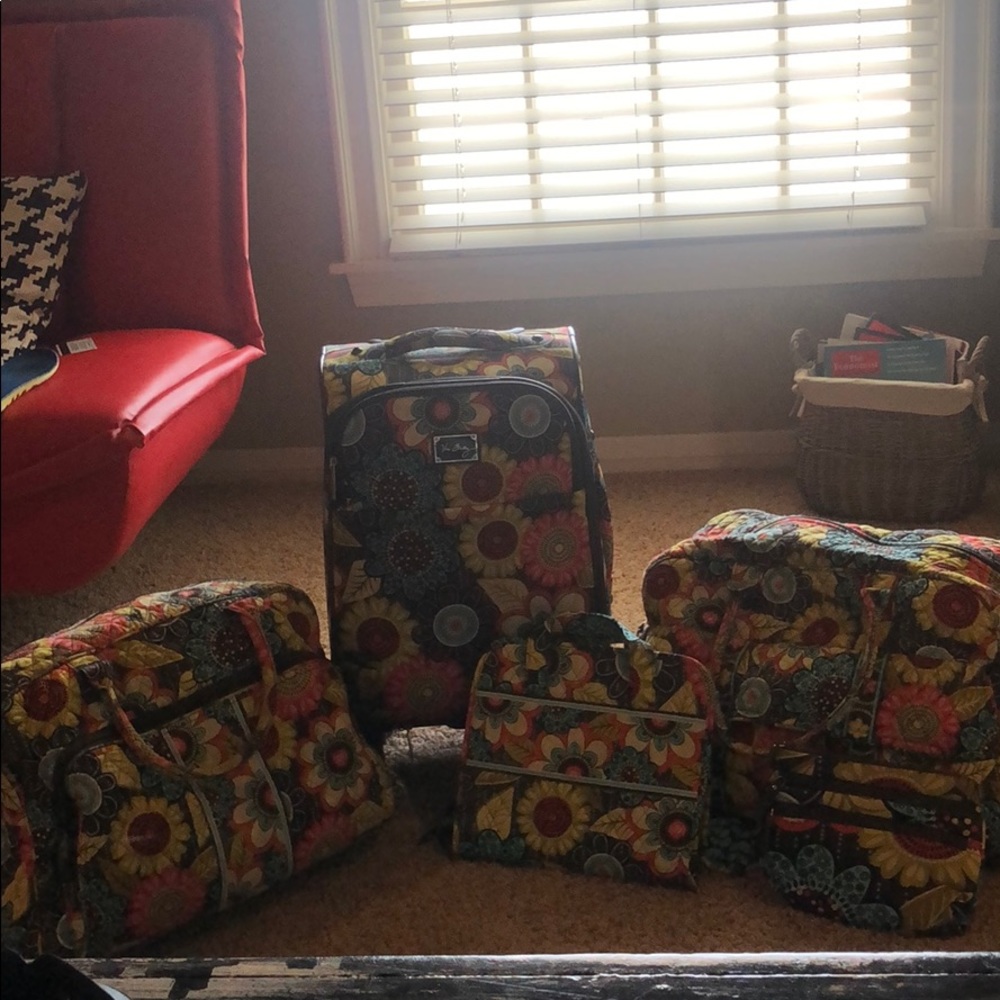 5 piece Vera Bradley luggage set!!!